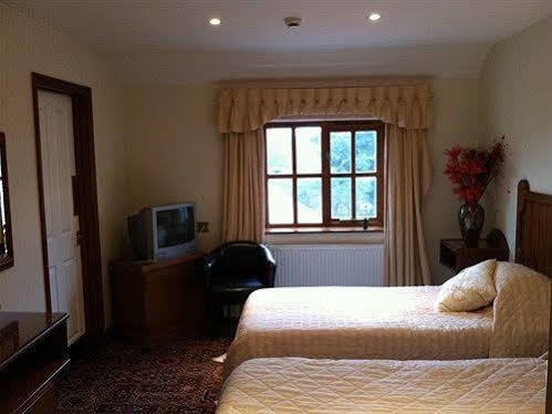 The Golden Boar Inn Bury St. Edmunds Exterior foto